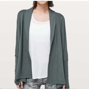 Lululemon Back in Action Wrap Sea Steel size 8